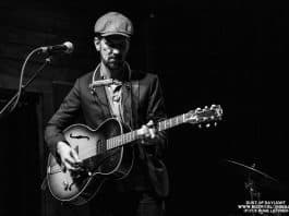 Gill Landry – Love Rides a Dark Horse