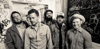 Turnpike Troubadours – A Long Way From Your Heart