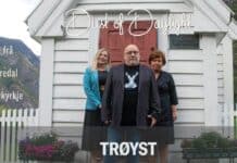 Dust of Daylight Sessions: Trøyst -Sjumilssko – Live frå Undredal Stavkyrkje