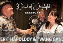 Berit Håpoldøy & Twang Gang – Dust of Daylight Sessions